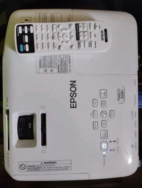 Projetor Epson x24 com 3500 ansi lúmens ótimo aparelho  - Foto 6