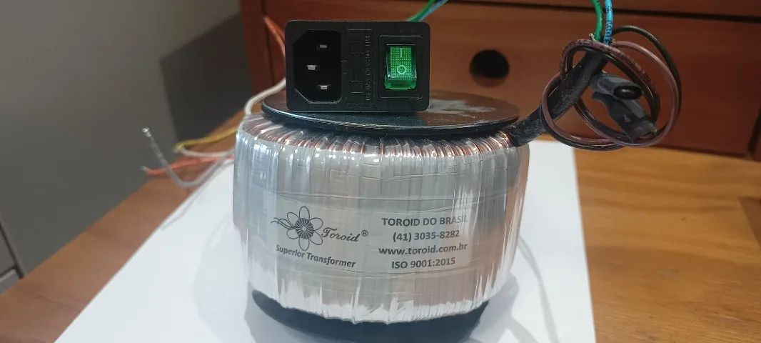 Transformador toroidal Primário 115 + 115V/60Hz e secundário 33 + 33V / 400VA 