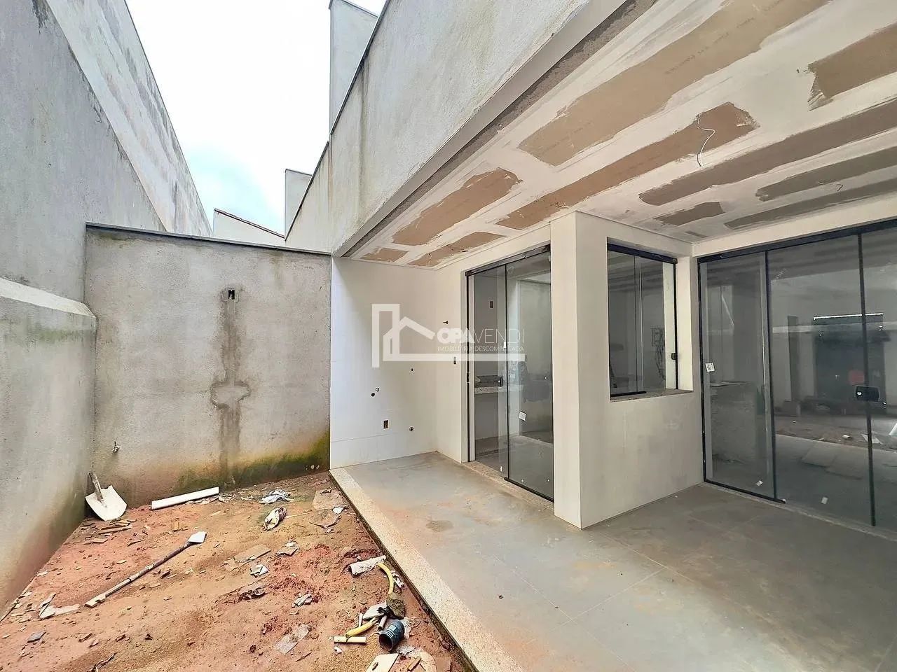 Casa com 3 Quartos à Venda, Santa Rosa, próximo à Rua Izabel Bueno - Foto 4