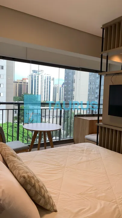 Studio para venda ou locação em Moema, mobiliado, 1 dormitório, 35m².