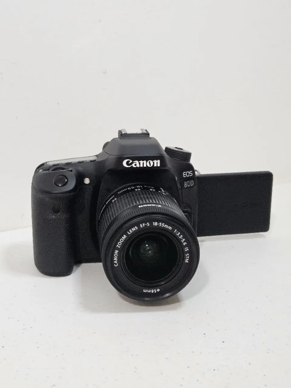Câmera Canon EOS 80D com Lente e Acessórios