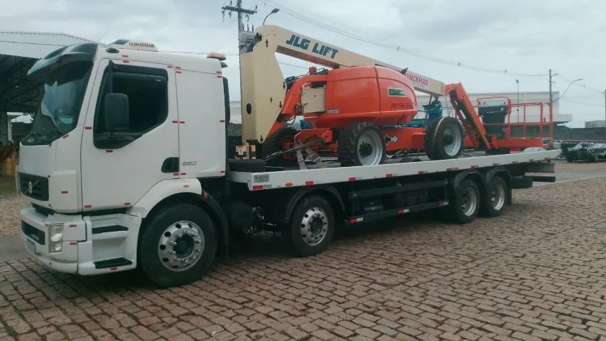 VENDO OU TROCO POR IMOVEL VOLVO VM 260 2011 PLATAFOR GUINCHO BITRUCK - Foto 5