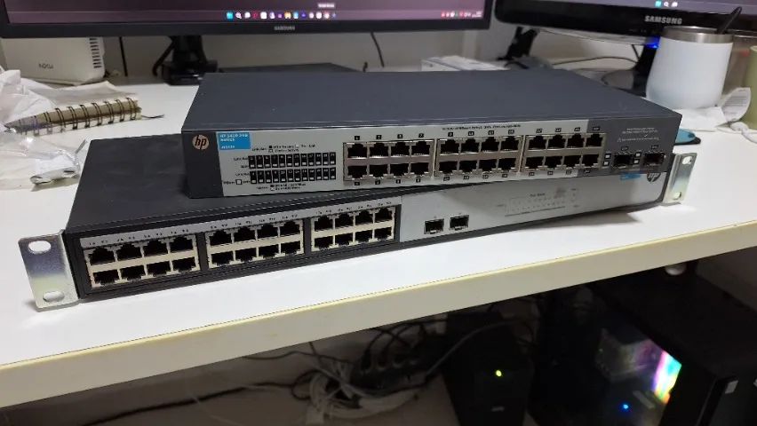 Kit 2 Switch HP 24 Portas Giga + 2SF - (Pode comprar unitário)