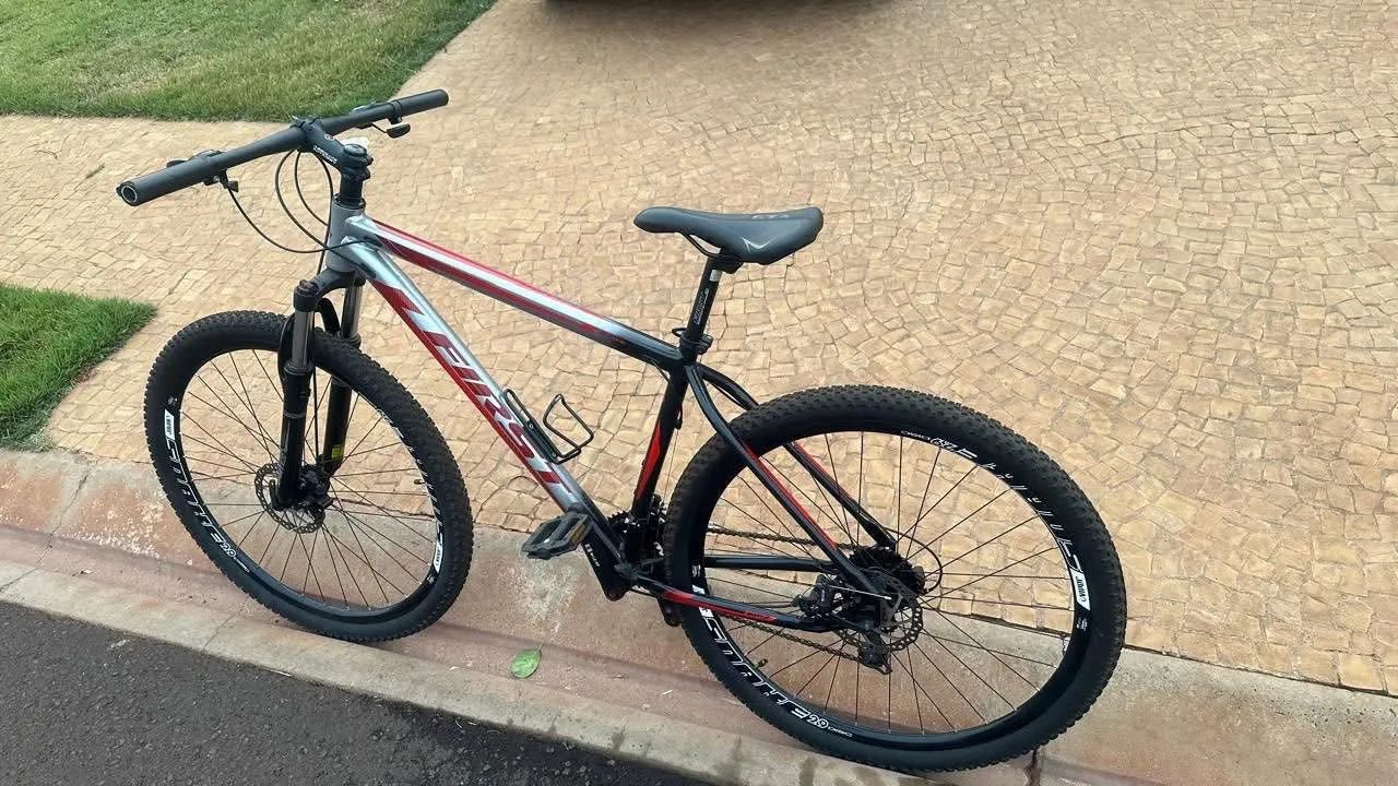 Bicicleta First Aro 29 novíssima 