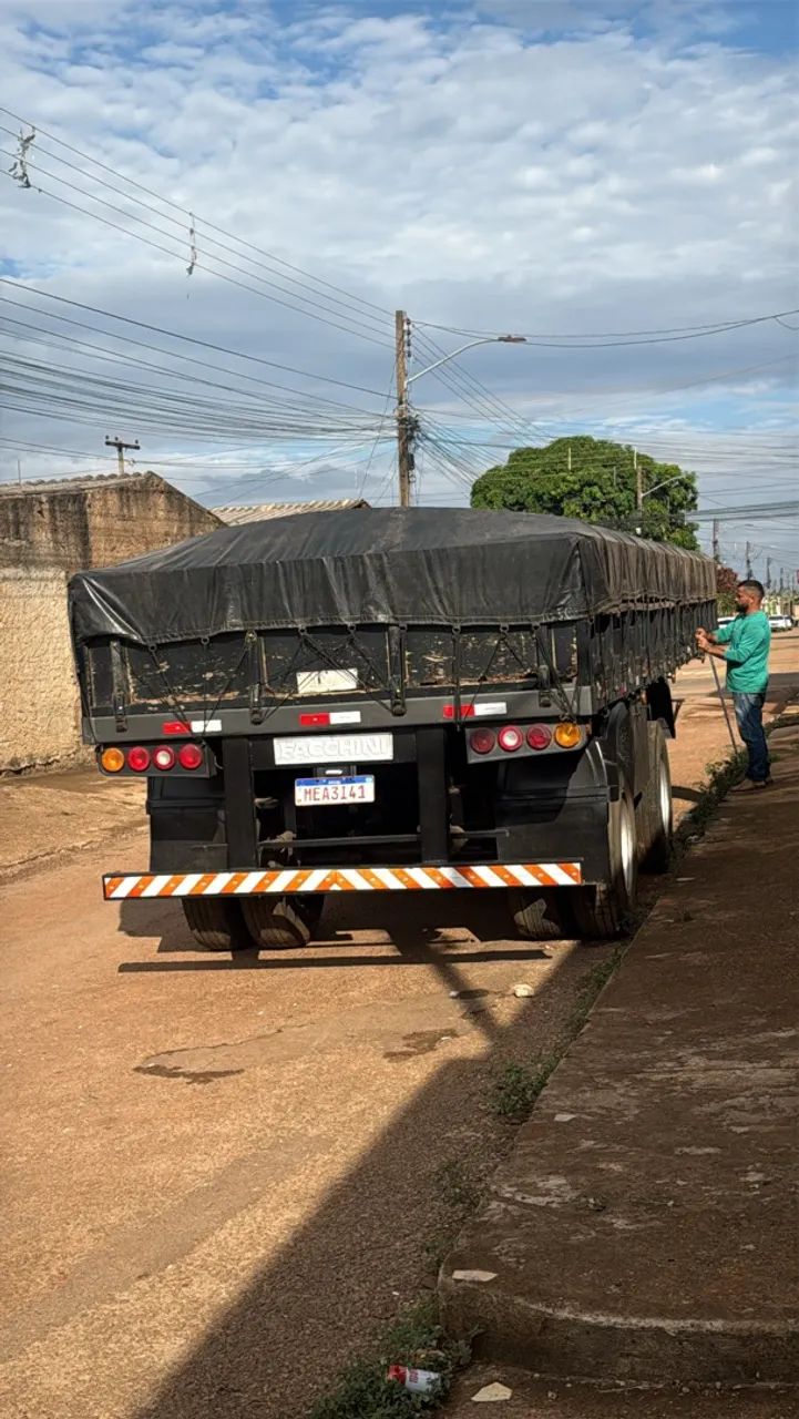 Carreta 2 eixos 