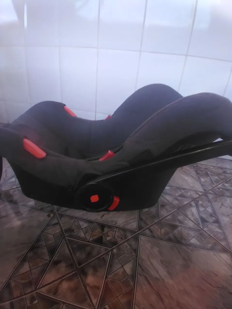 Vendo bebê conforto Cosco e acompanha capa e almofadas  - Foto 3