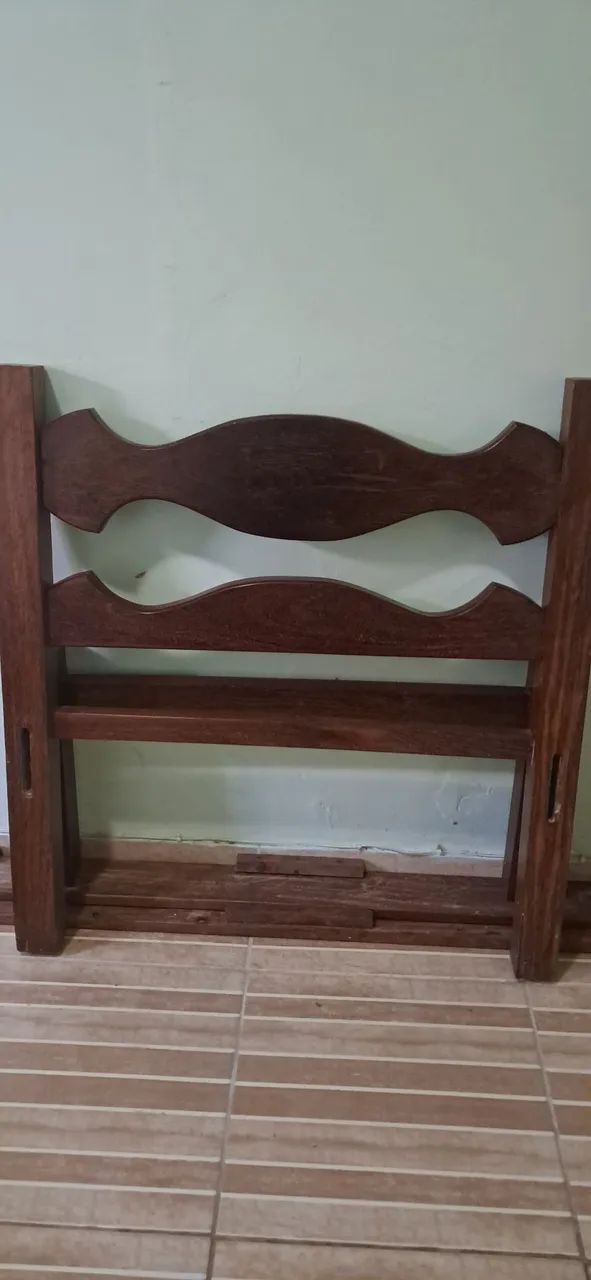 Cama solteiro  sucupira 