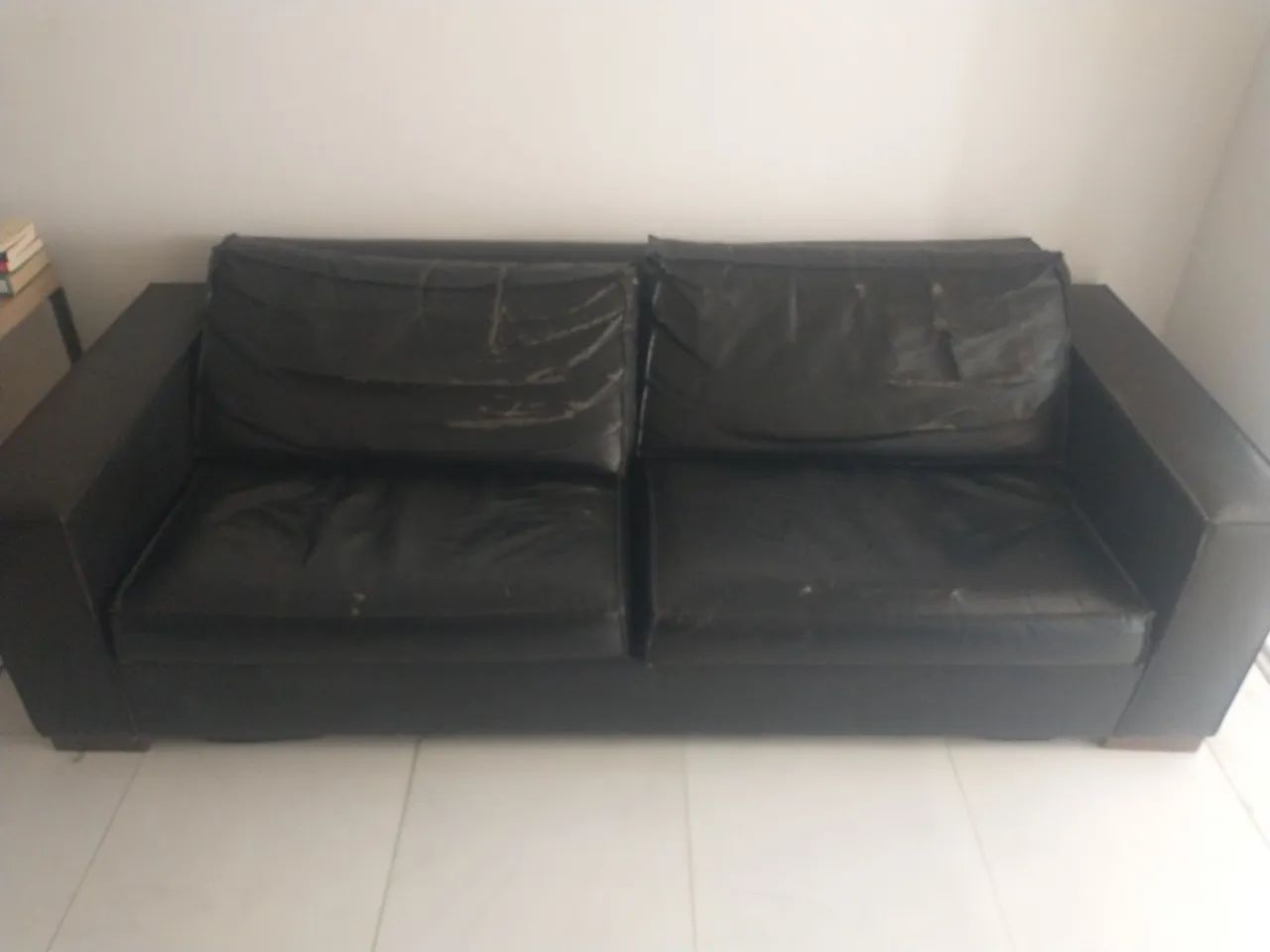 Sofá usado pra vender logo