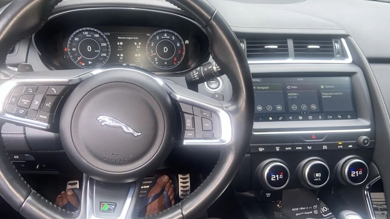 Jaguar E-Pace R-dynamic S 2.0 AWD 249cv Aut. 2020 - Foto 2