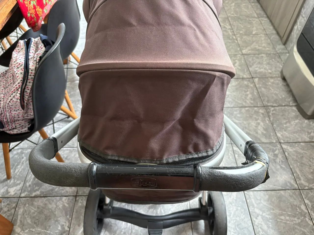 Carrinho de bebê - Chicco Urban - Foto 2