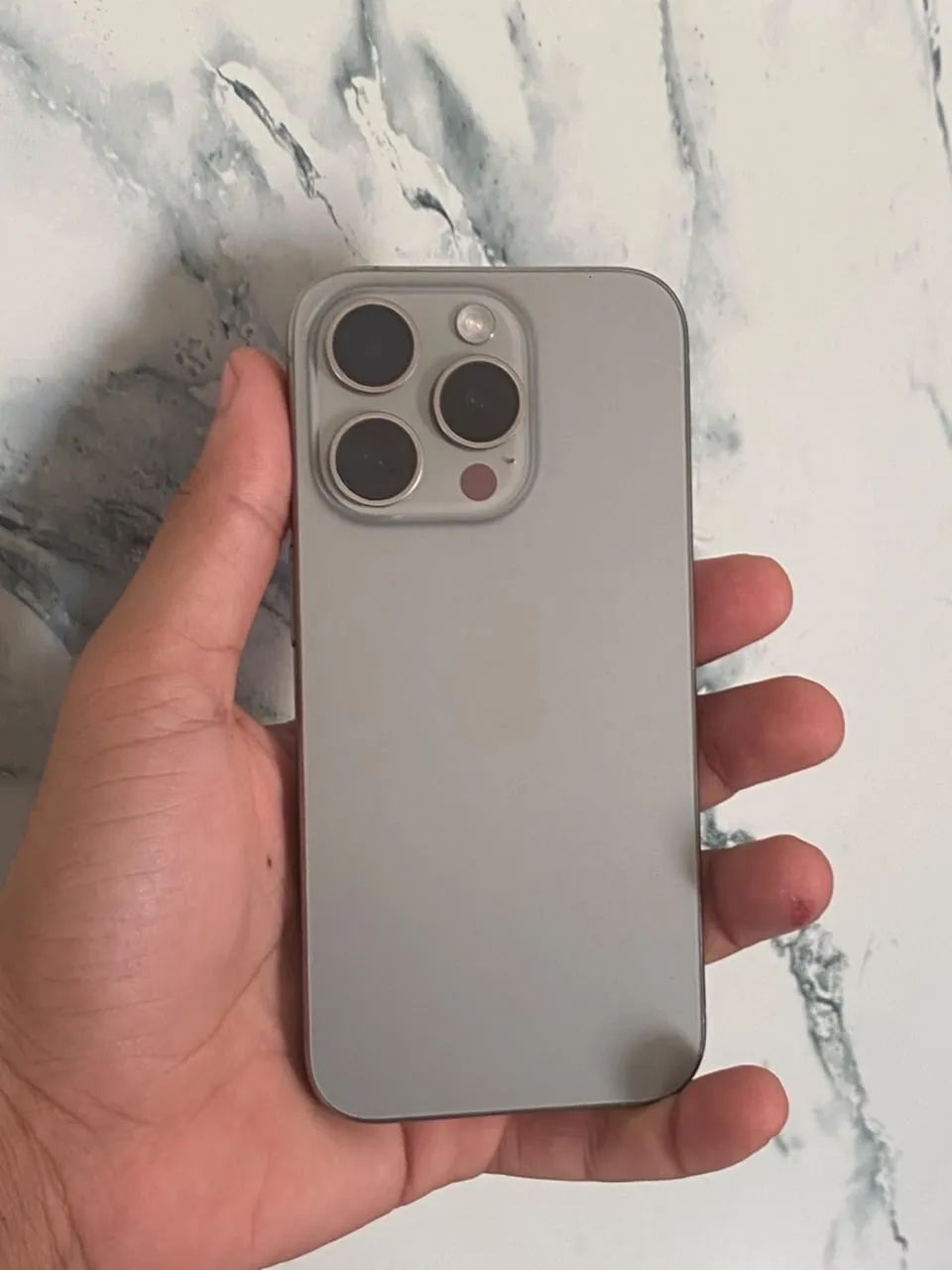 iPhone 15 pro - Foto 2