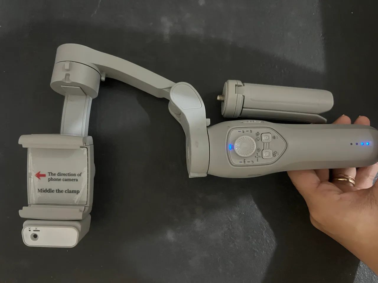 TRIPÉ E ESTABILIZADOR PARA CELULAR - GIMBAL L10 de 3 EIXOS - Foto 3