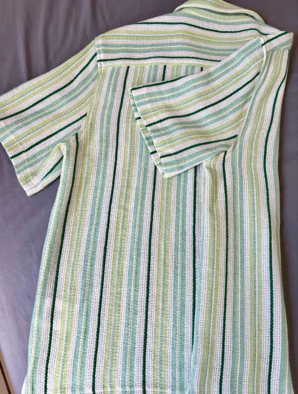 Camisa Listrada Verde e Branca P/M Zara - Foto 4