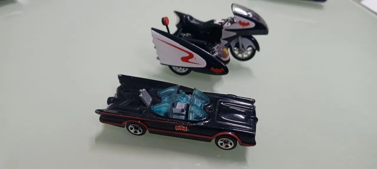 Batmóvel e Batmoto- Hot Wheels 