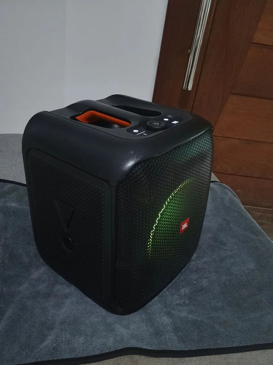 Caixa JBL partibox 
