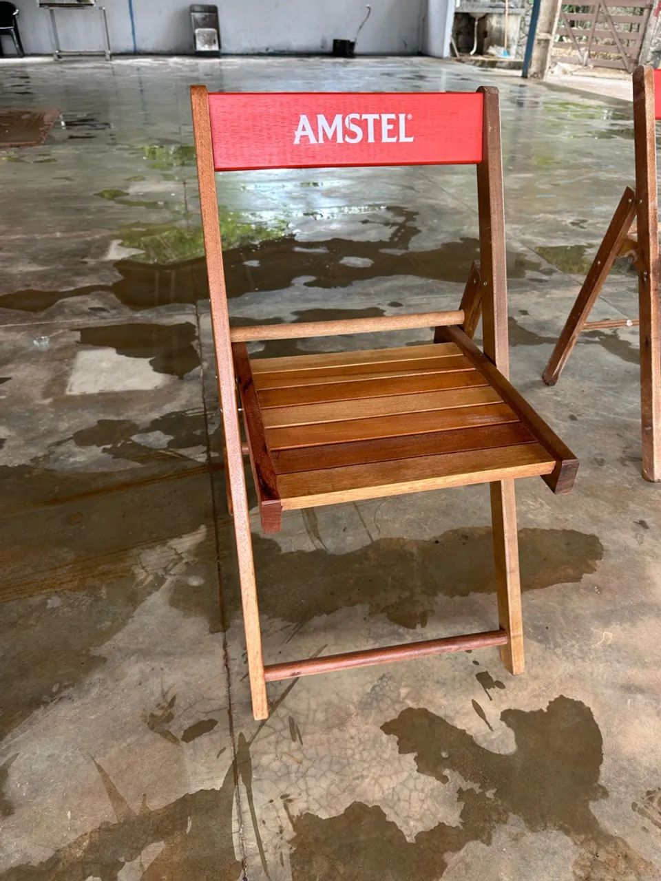 Cadeira de madeira (Amstel) 
