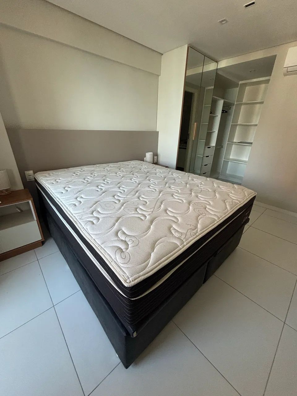 Cama queen completa ortobom - base com bau