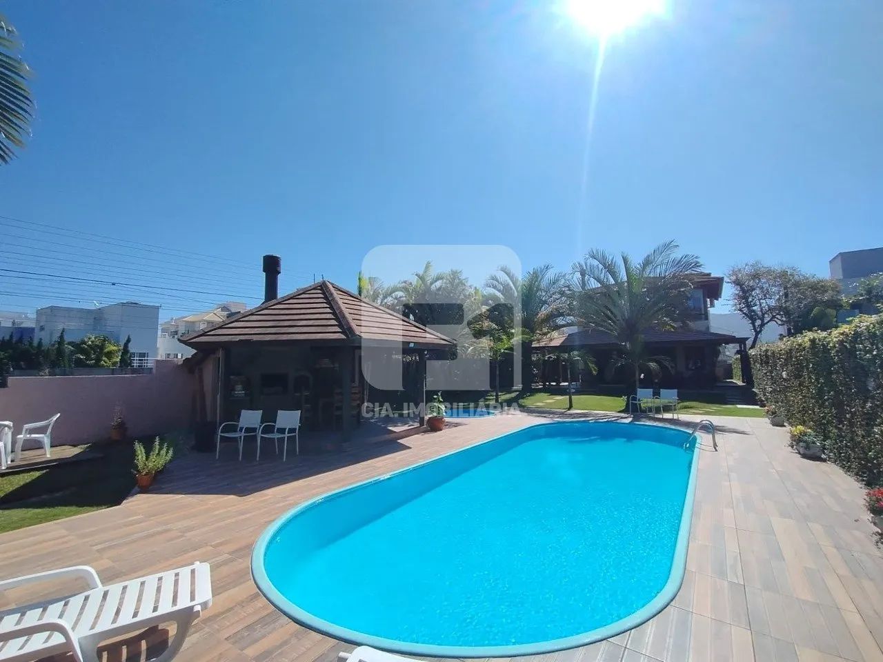 Excelente casa com 4 suítes no Rio Tavares