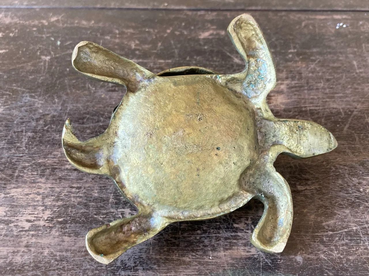Cinzeiro em bronze representando uma tartaruga - Foto 2