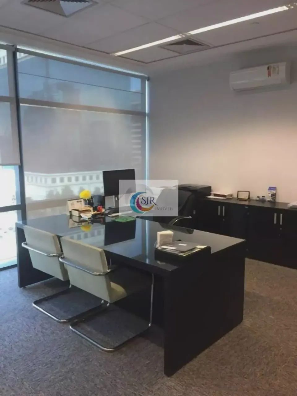 Sala comercial de 426,42 m² com 13 vagas de garagem, piso elevado, forro modular e ar cond - Foto 2