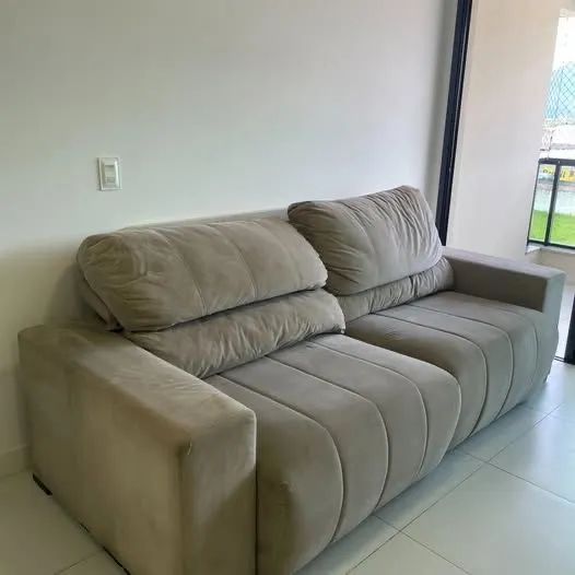 Sofá dois lugares 240cm de comprimento por 100cm largura - em bom estado  - Foto 2
