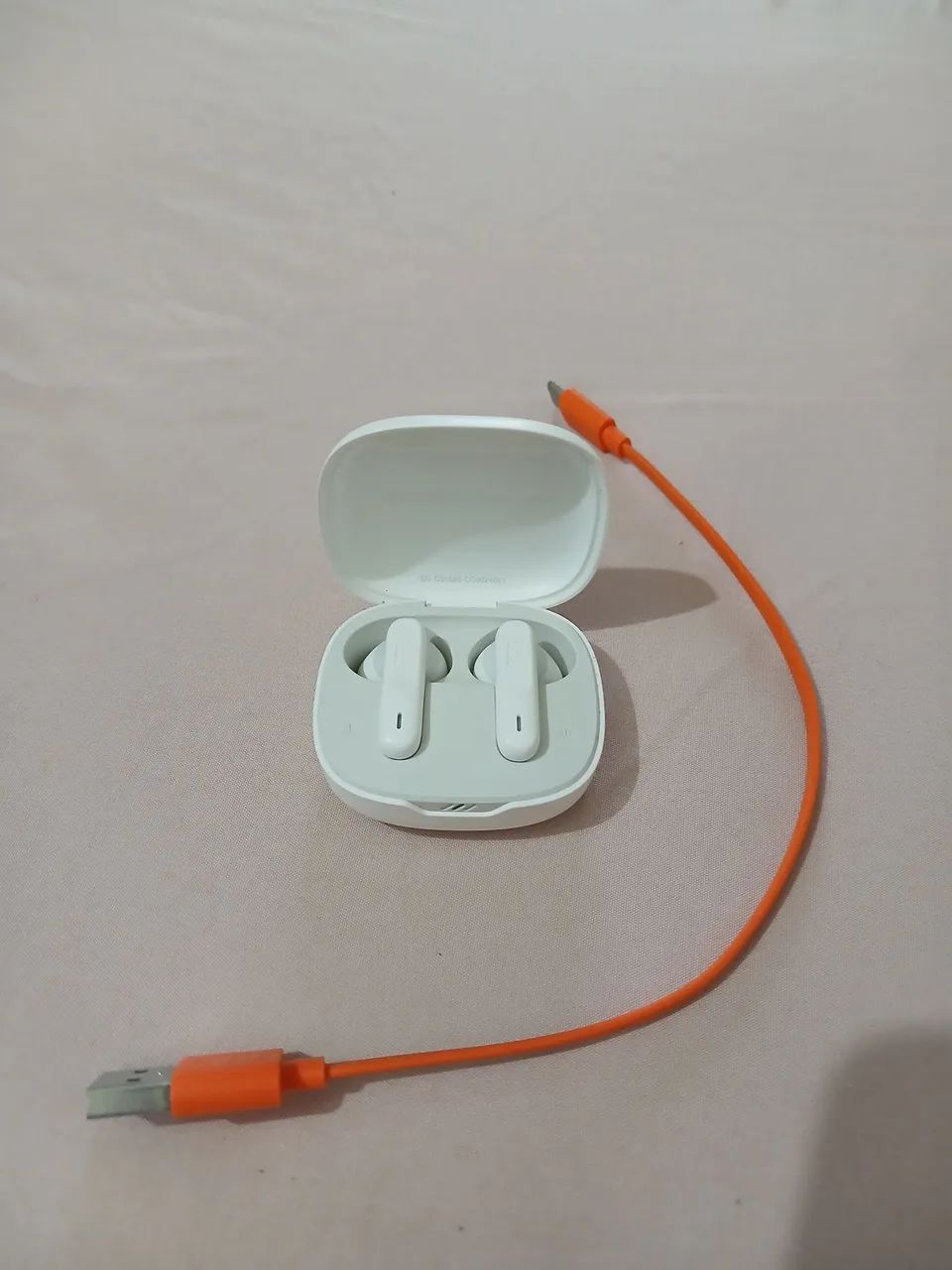 Fone sem fio JBL branco - Foto 4