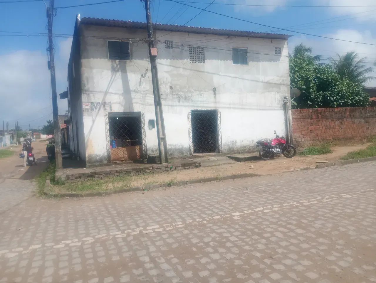 VENDO PRÉDIO COM 4 KITNETS,, E PONTO COMERCIAL - Foto 4