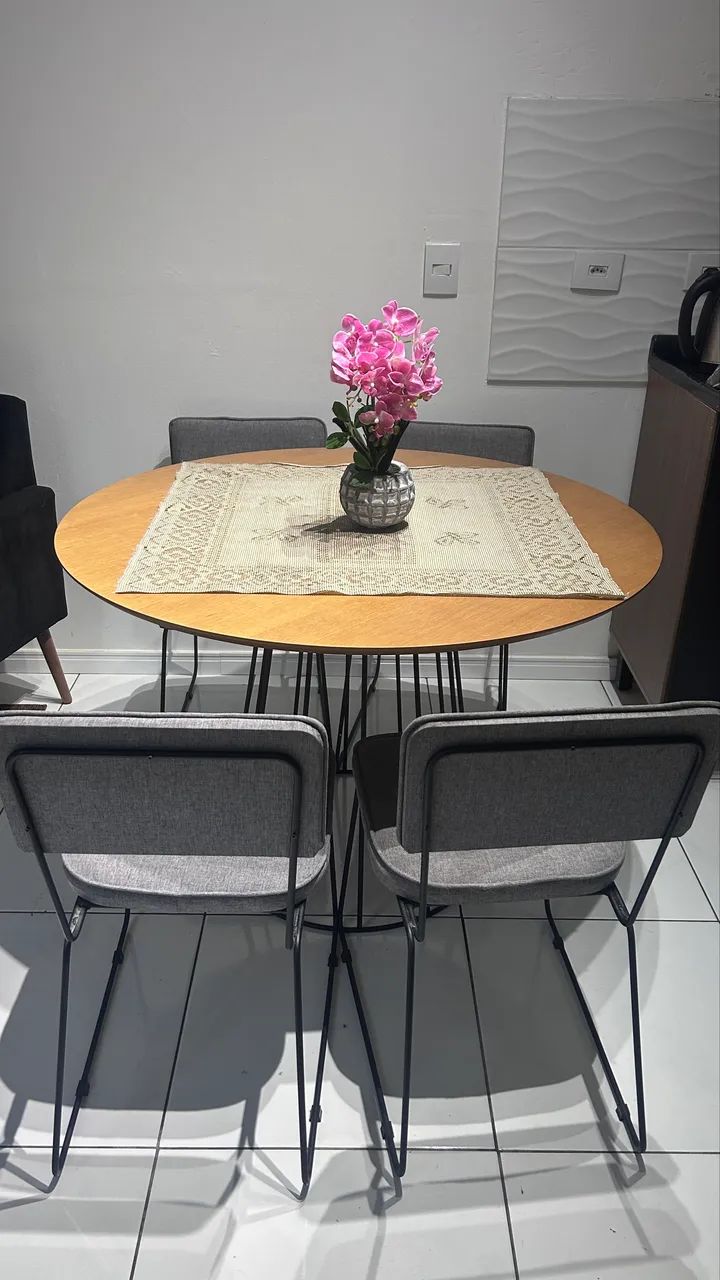 Mesa de Jantar e Cadeiras  - Foto 5