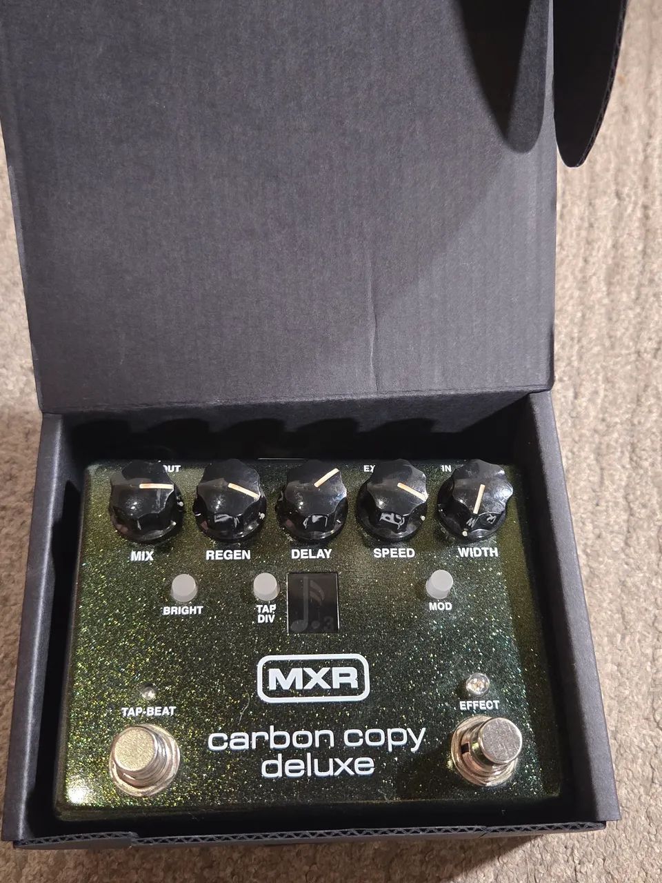 MXR Carbon Copy Deluxe M292 - Delay Analógico com Tap Tempo