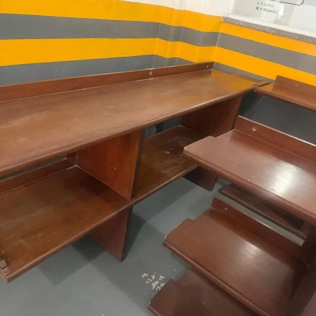 Vendo PRATELEIRAS/EXPOSITORES COMERCIAIS EM MADEIRA MACIÇA - Foto 3
