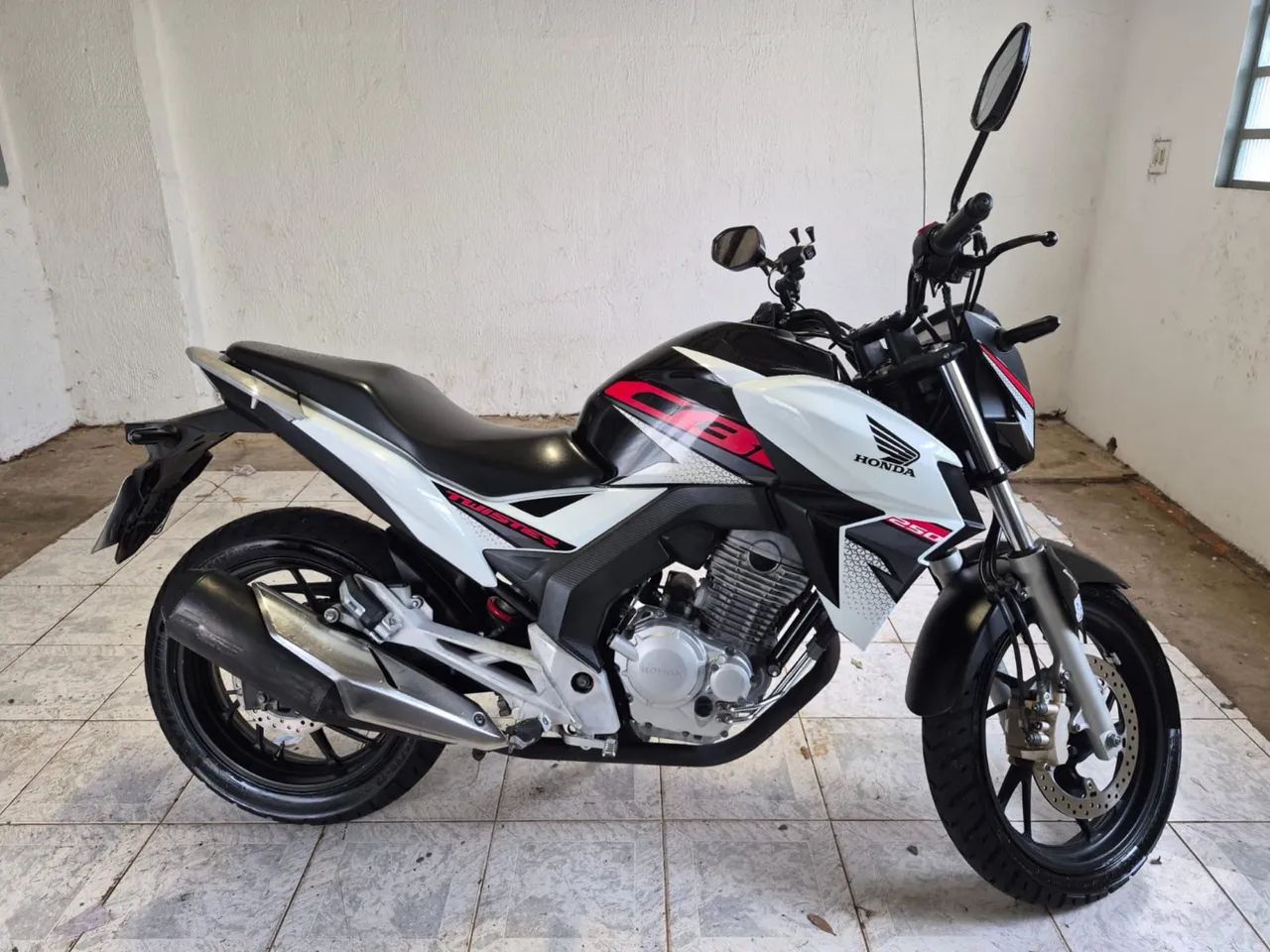 Vende se CB 250 flexona impecável  - Foto 5