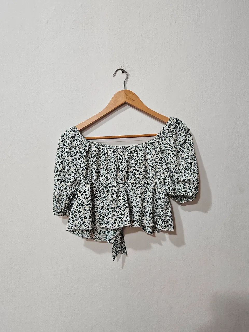 Conjunto florido de top e saia  - Foto 3