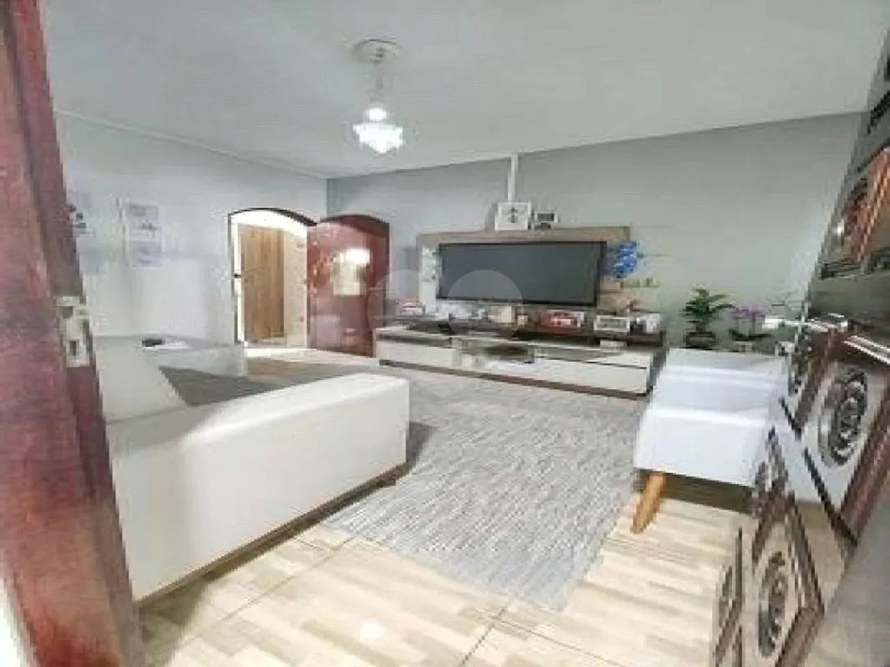 Sobrado com 3 quartos, 2 vagas de garagem e churrasqueira próximo a Chácara do Joquei - Foto 2