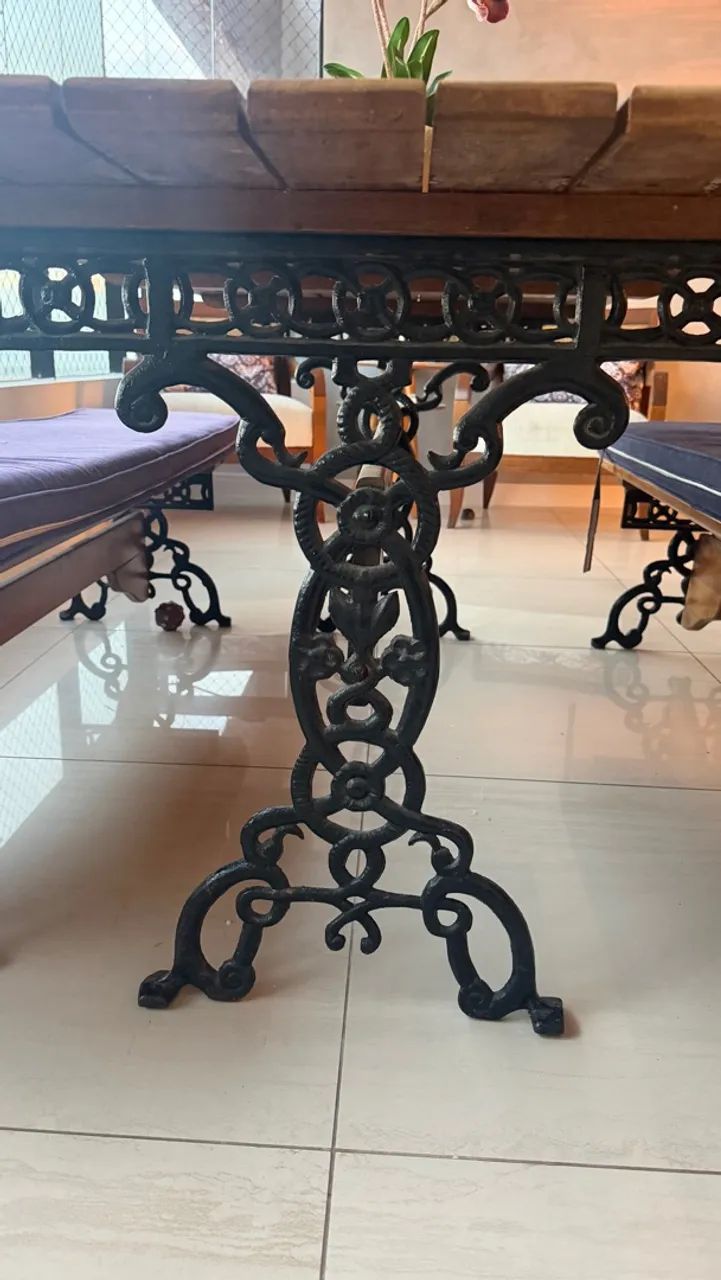 Mesa de madeira maciça com ferro fundido - Foto 4