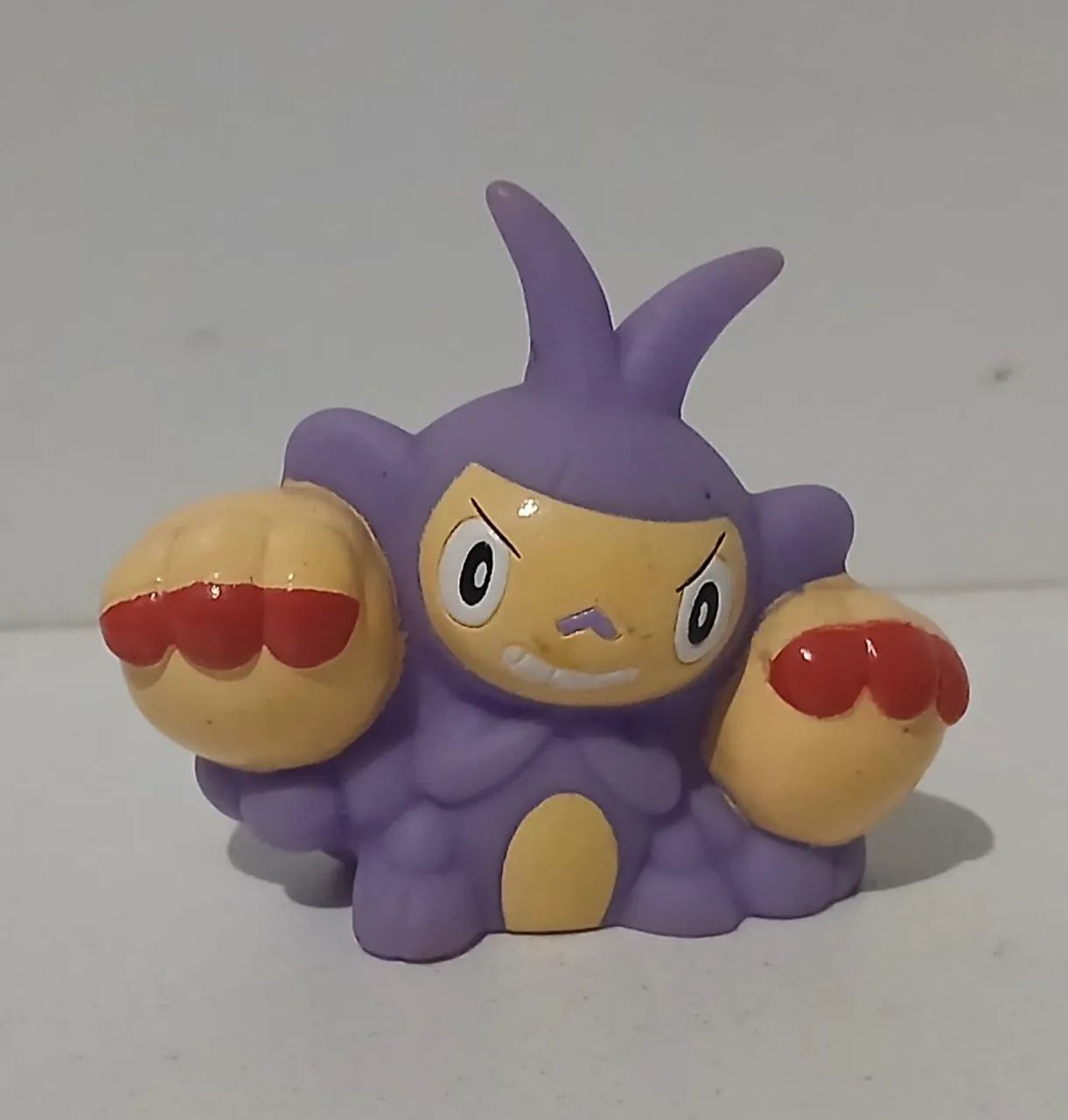 BONECO MINIATURA DEDOCHE POKEMON AMBIPOM