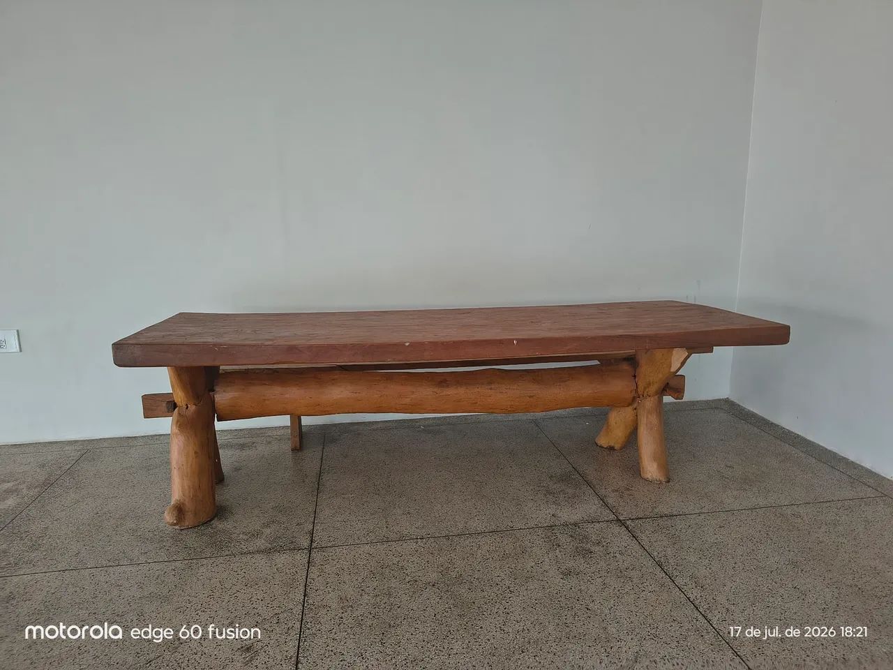 Mesa rústica com 2 bancos - Foto 2