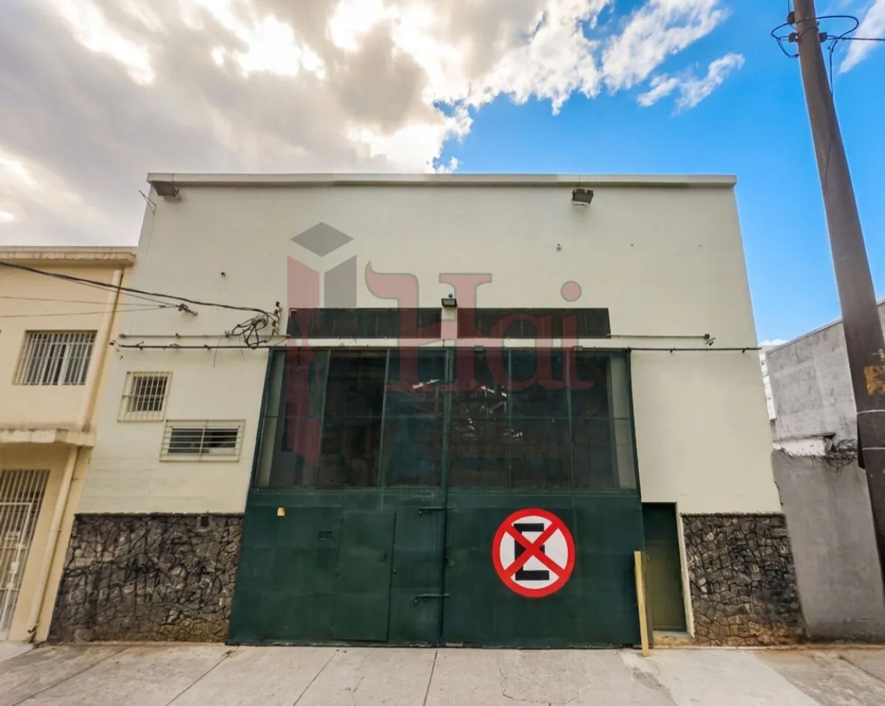 Galpão para Venda ou Locação no Cambuci com 678 m²