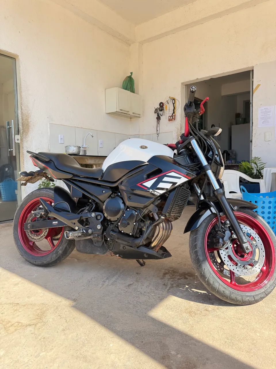 XJ6n 600cc 2013 - Foto 2