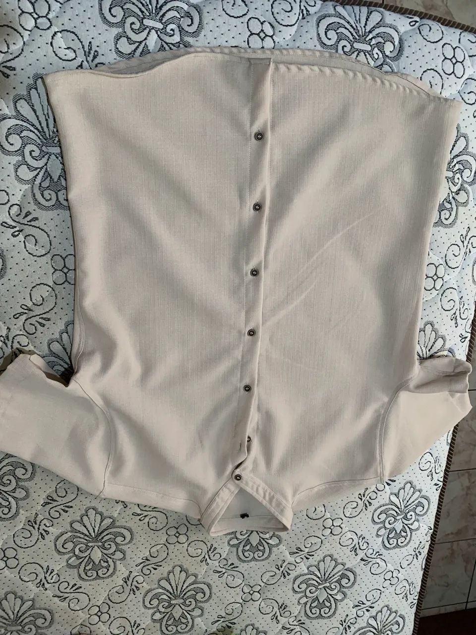 CAMISA ESTILO SOCIAL 70$ NUNCA USADA  - Foto 2