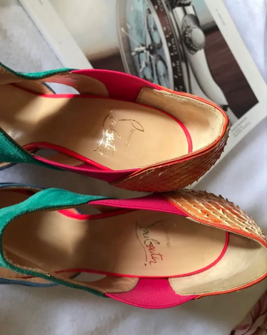 Louboutin ORIGINAL 34 brasil - Foto 2