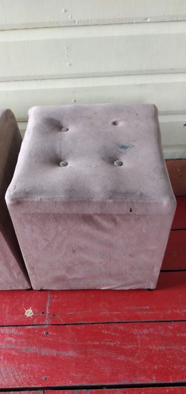 VENDO MESA + 2 CADEIRAS + 2 PUFF (ASSENTO) - Foto 5