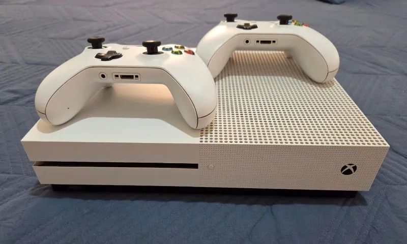 Xbox One S 1 TB - Excelente estado - Foto 2
