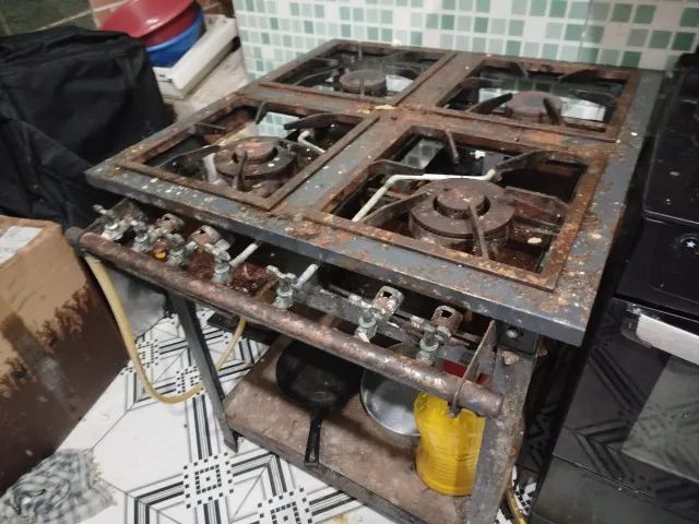 Fogão Industrial 4 bocas usado - Foto 4
