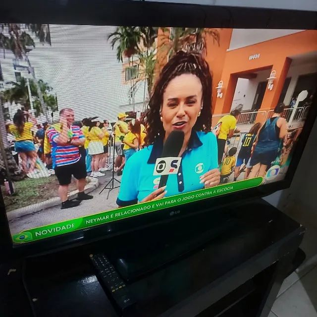 TV 42 LG 42LD460 (não é smart)