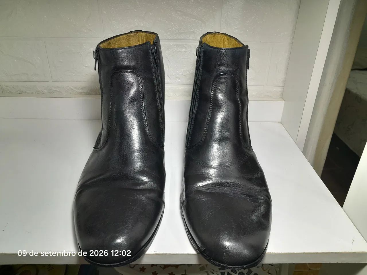 Bota masculina couro preto usada