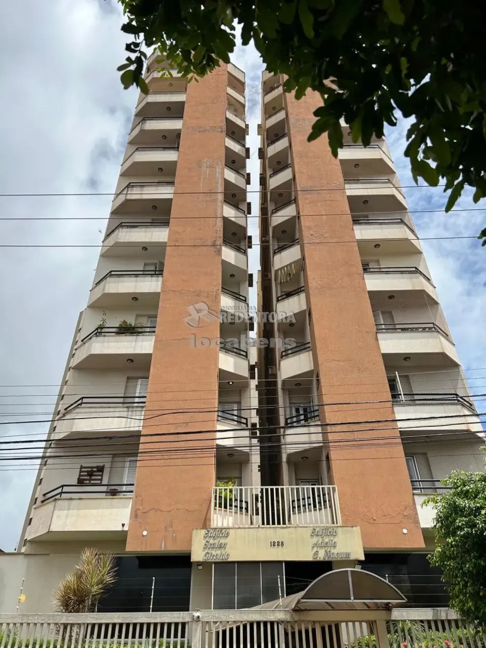 Boa Vista / Edifício Scalon Giroldo - Apartamento de 3 dormitórios com sacadas e sala com 