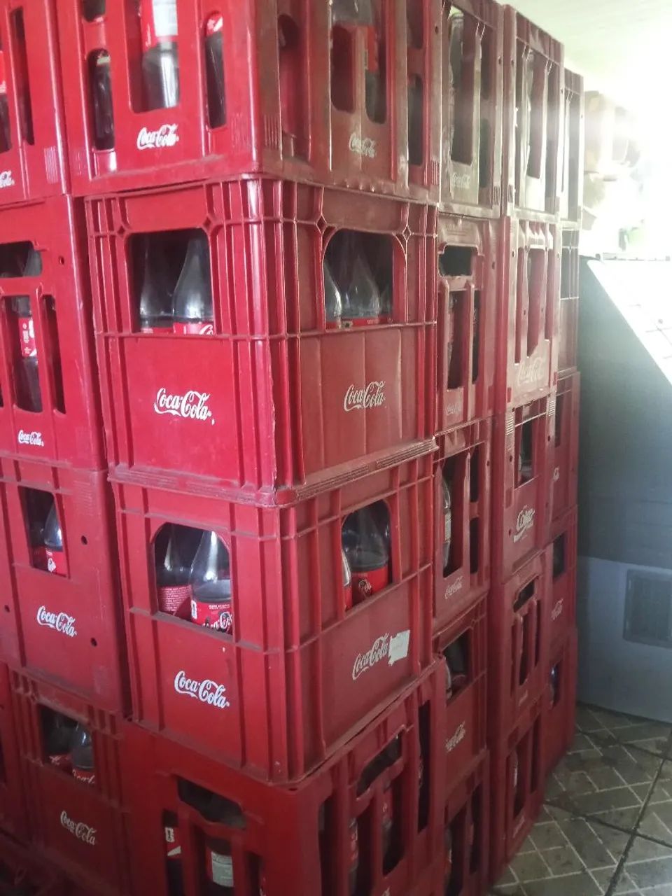 Garrafas de coca cola com engradado  - Foto 2