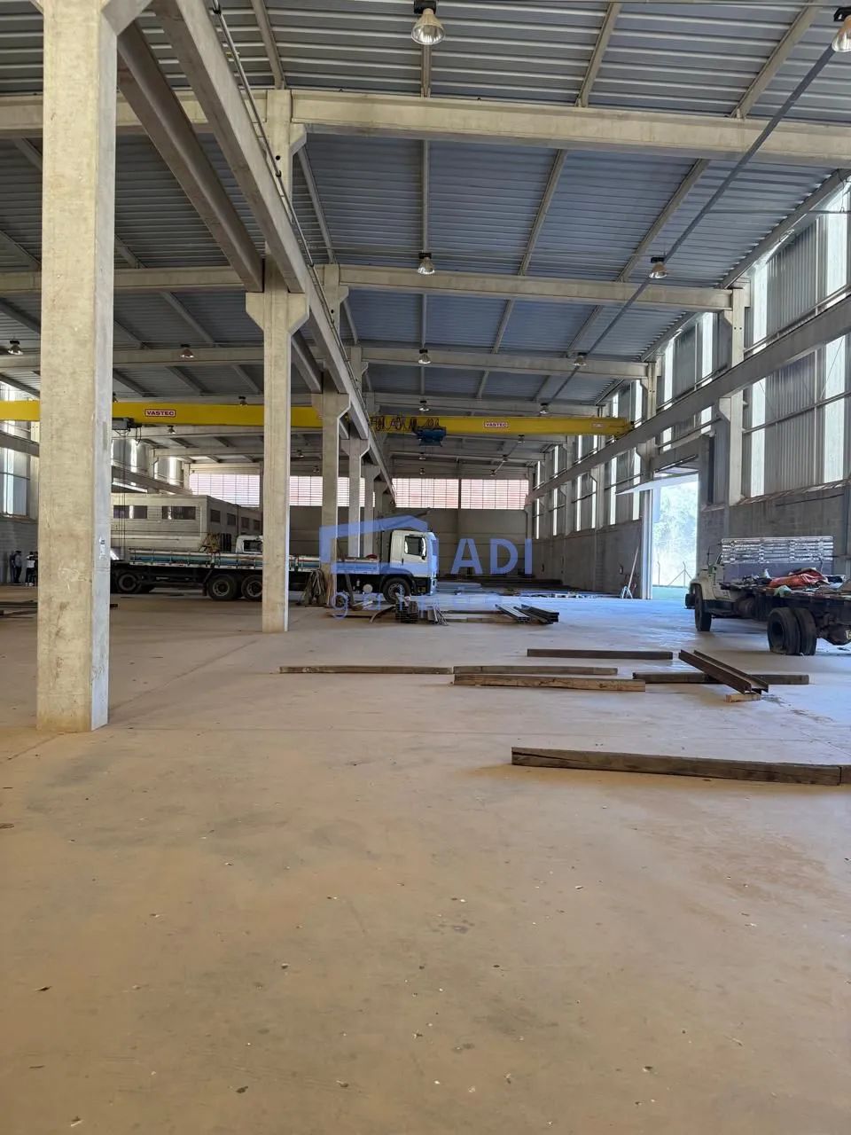 Galpão 3000 m²  Ponte rolante  Araçariguama/Castello Branco - Foto 2