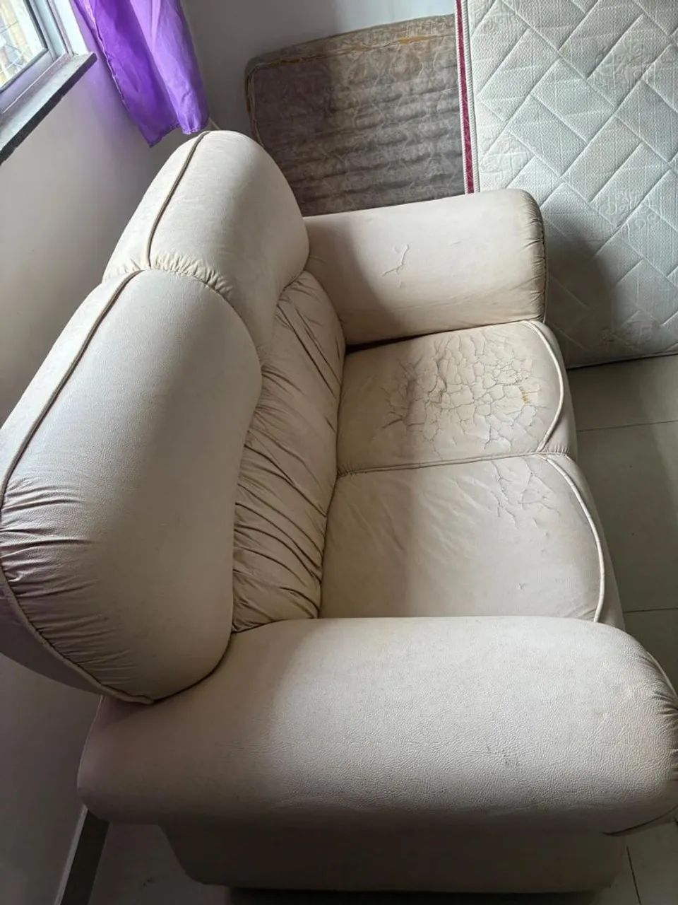 Sofá com dois lugares 