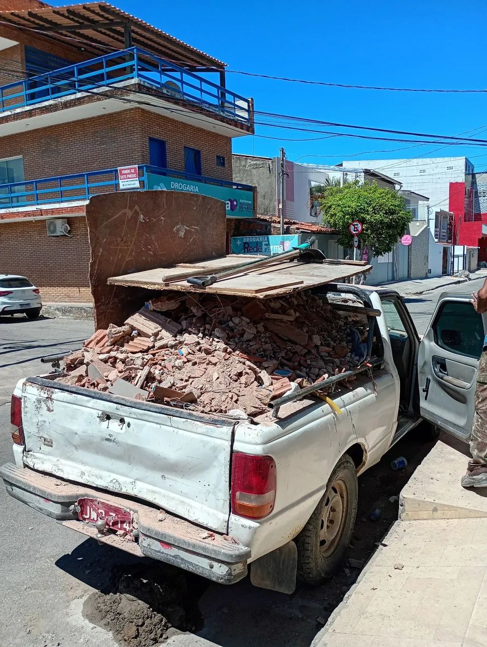 FRETE, ENTULHOS wattszap *